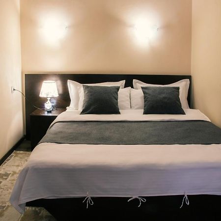 Alplaza Hotel Ustʼ-Kamenogorsk Екстериор снимка