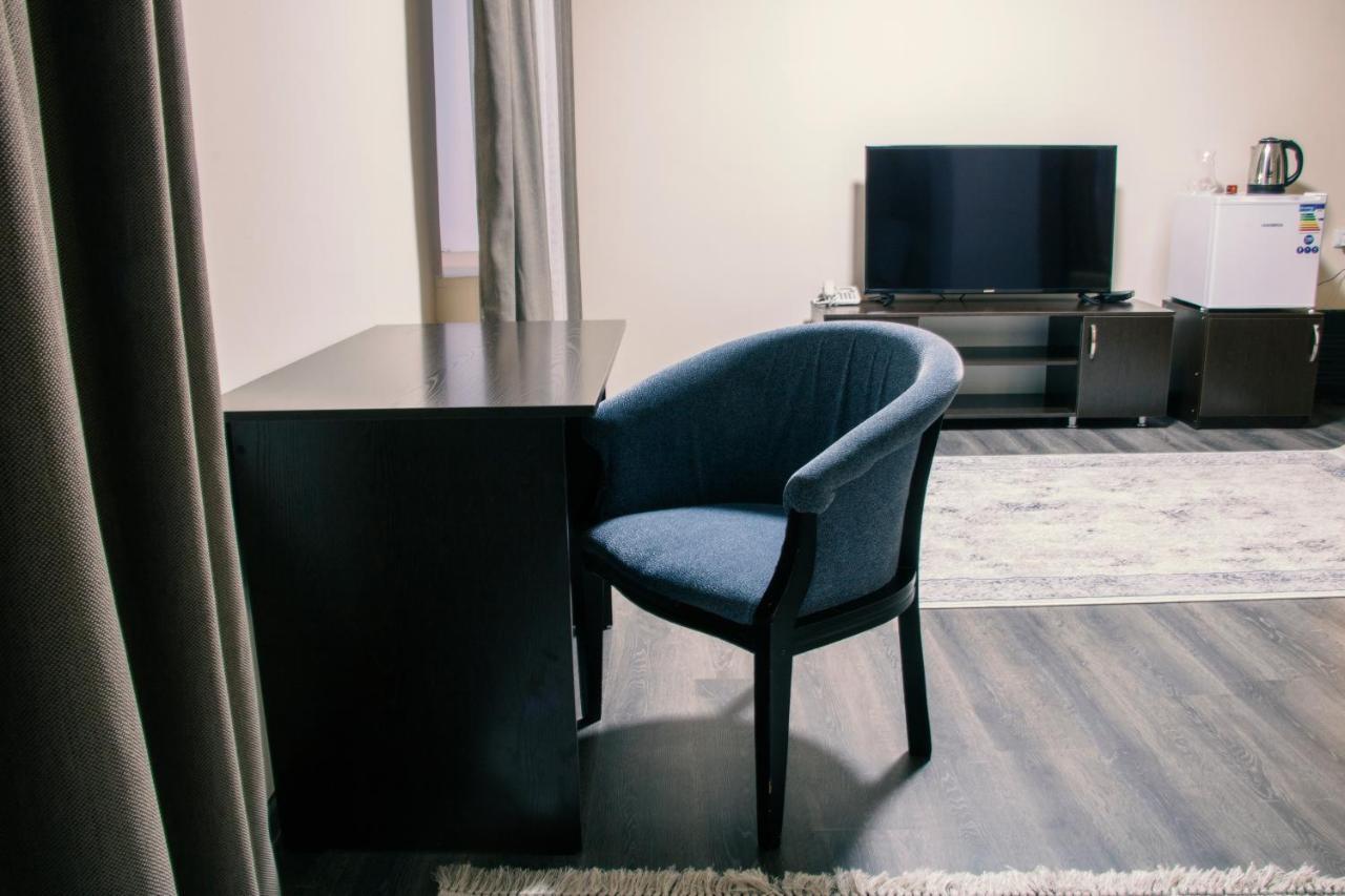 Alplaza Hotel Ustʼ-Kamenogorsk Екстериор снимка