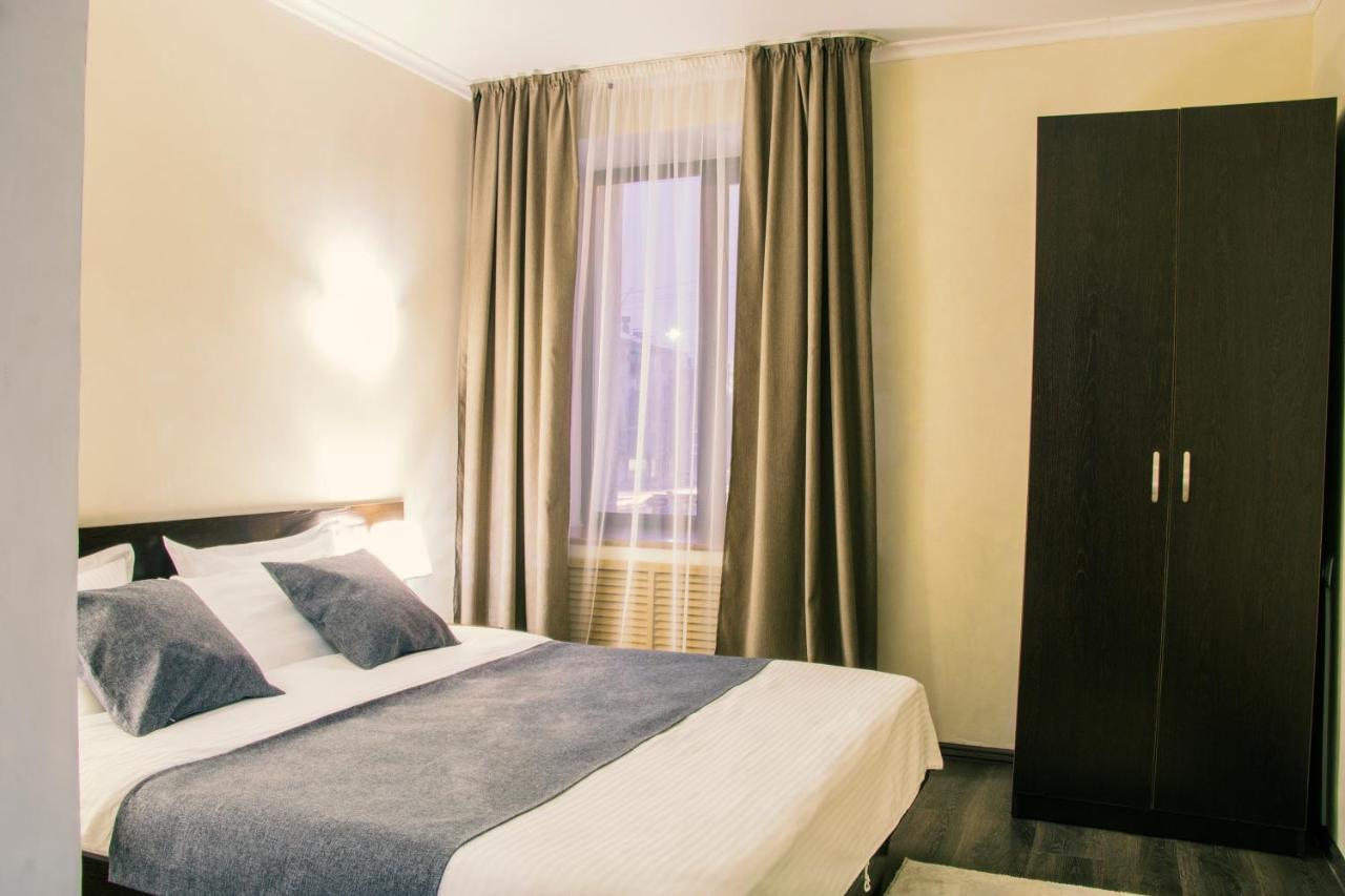 Alplaza Hotel Ustʼ-Kamenogorsk Екстериор снимка
