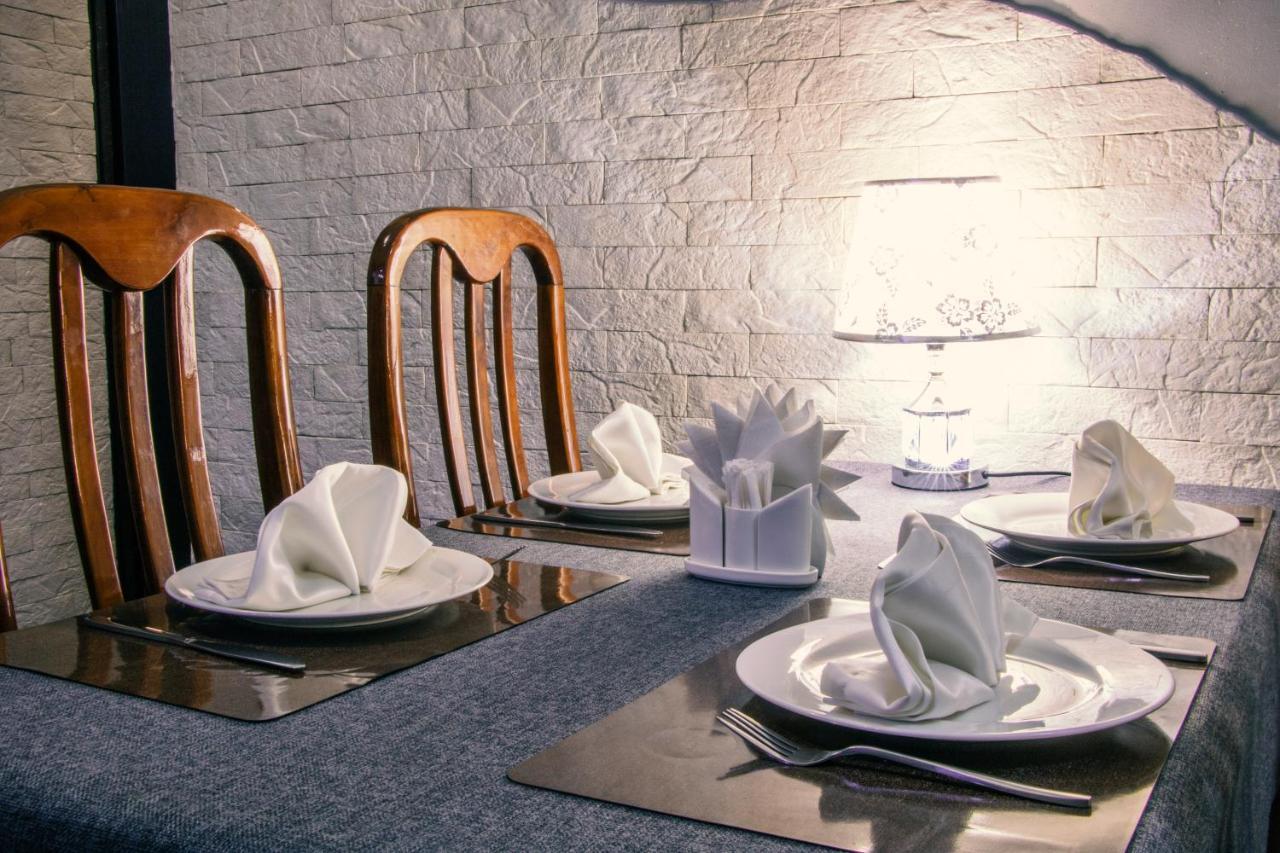 Alplaza Hotel Ustʼ-Kamenogorsk Екстериор снимка
