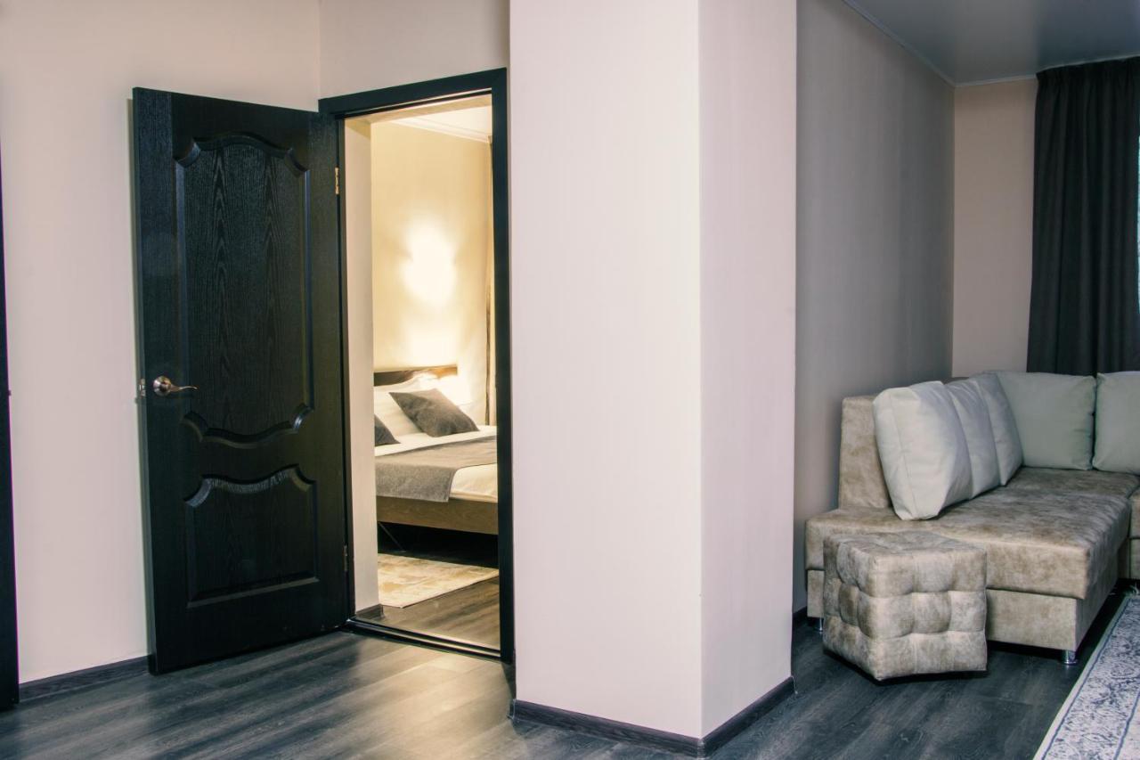 Alplaza Hotel Ustʼ-Kamenogorsk Екстериор снимка