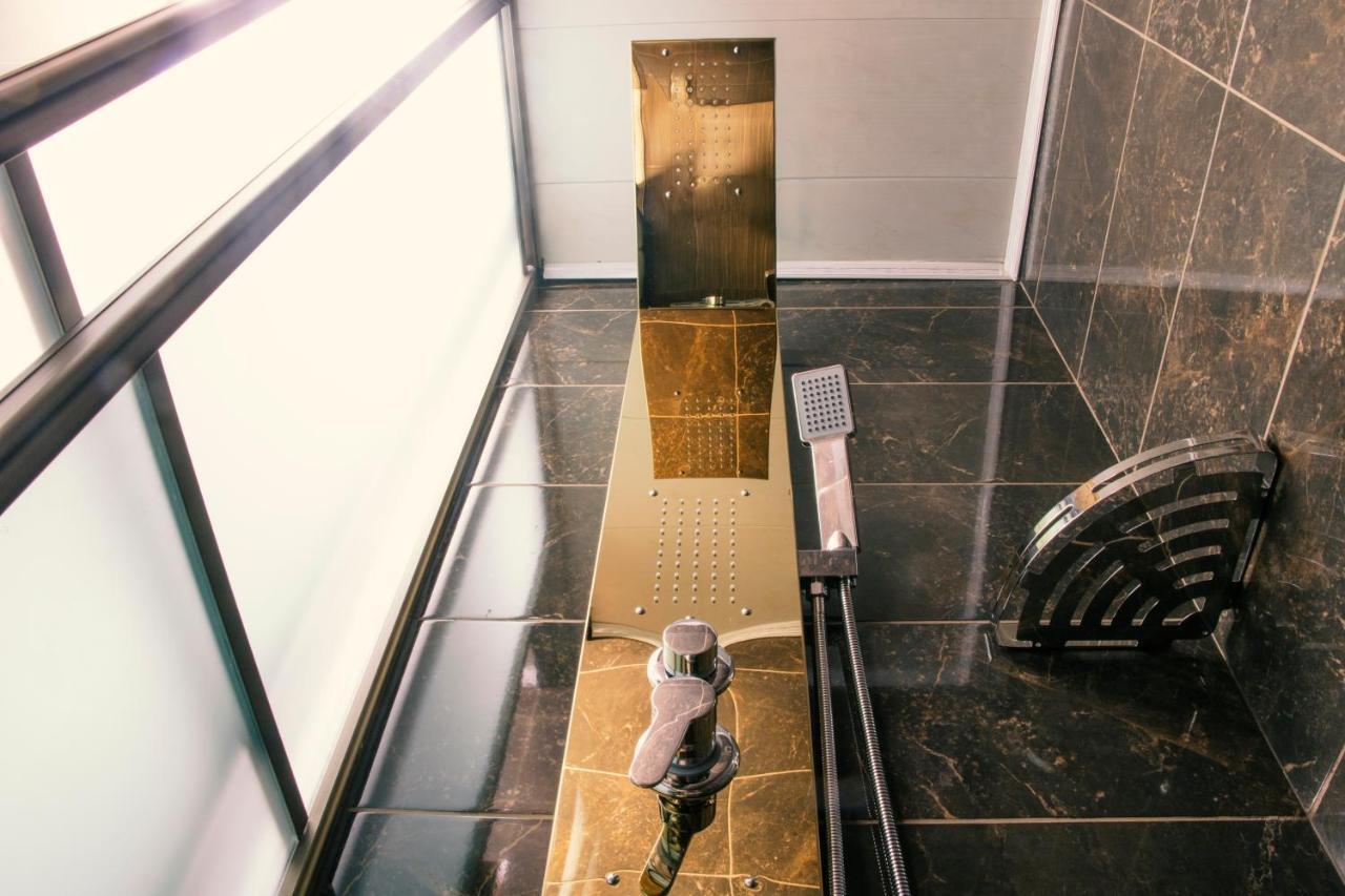 Alplaza Hotel Ustʼ-Kamenogorsk Екстериор снимка